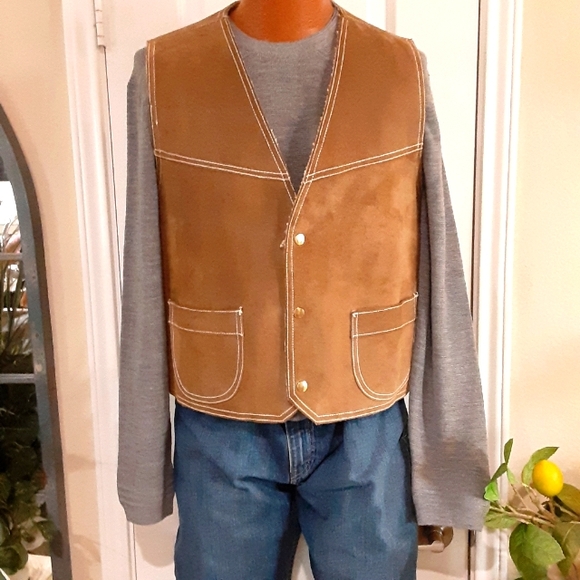 FLYING "R" RANCHWEAR by RUDDOCK MFG. CO. Snap Front Suede Vest - Picture 1 of 8